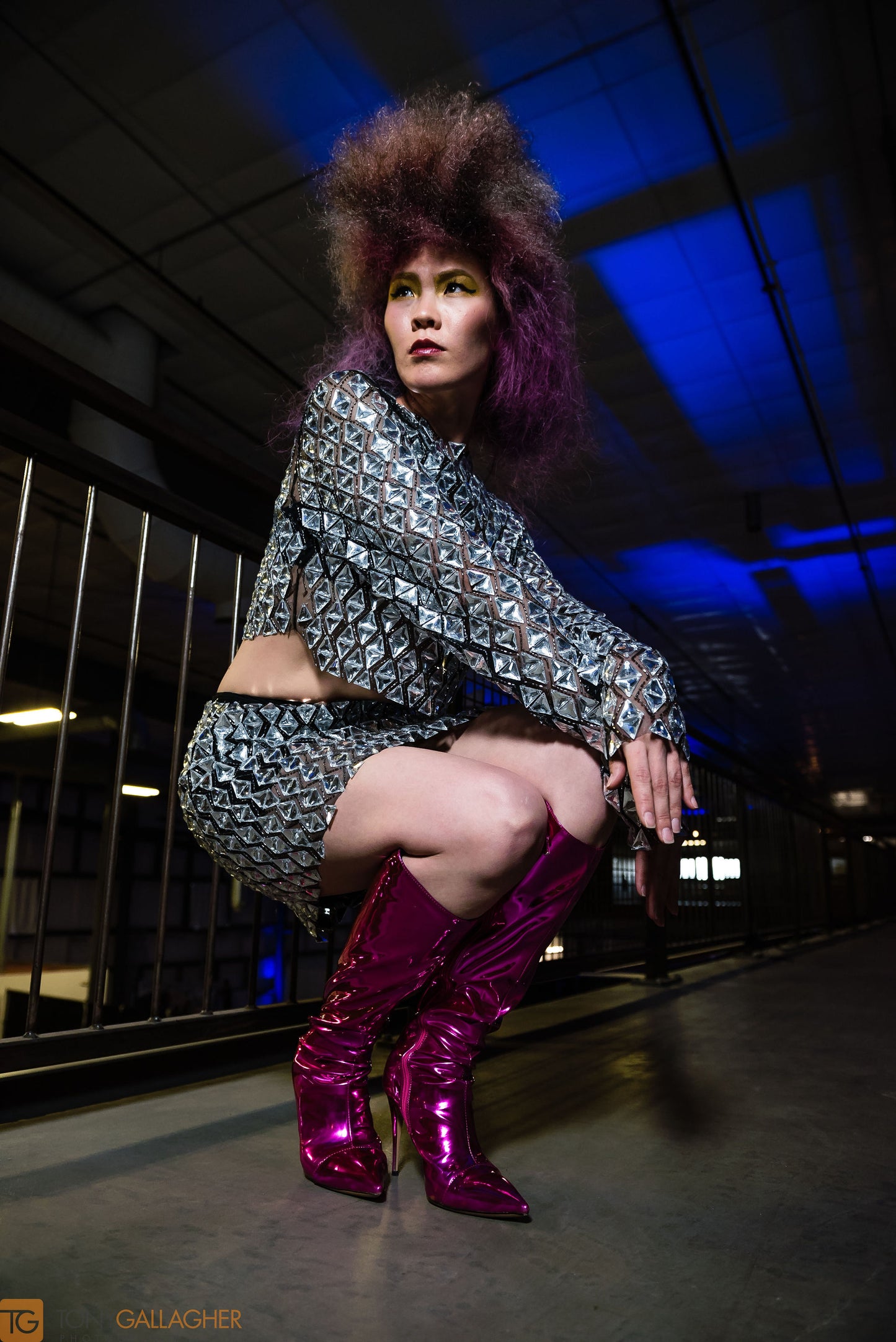 Style Lounge: Modern Warrior Mirror To Your Soul - Mirror Top